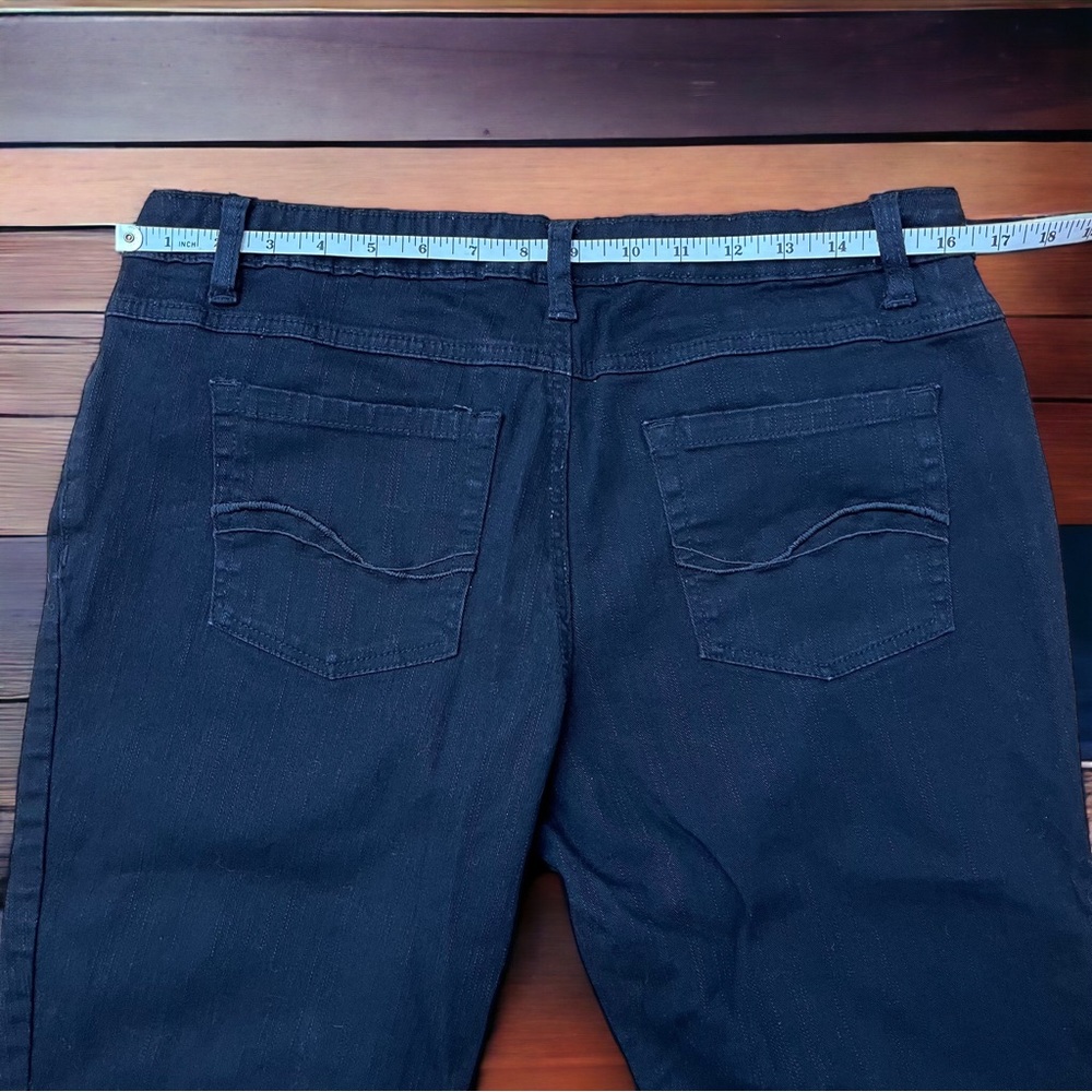 BUM EQUIPMENT Black Capri Jeans